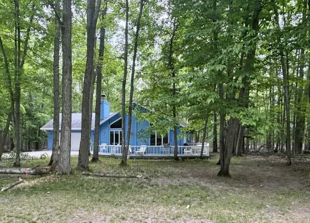 Property at 6153 Foothills Trl, Gaylord, MI 49735, 2 beds, 2 baths