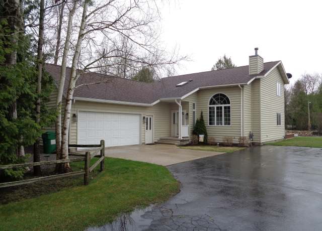 Property at 139 Bear Point Rd, Alpena, MI 49707, 4 beds, 2.5 baths