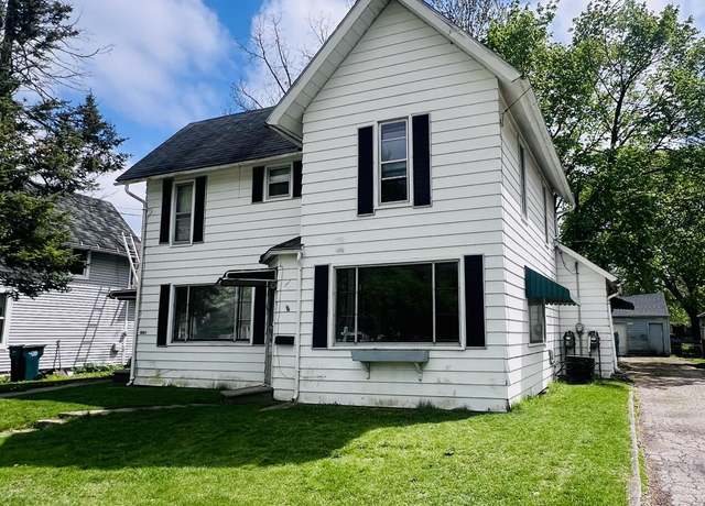 Property at 1003 Fletcher St, Owosso, MI 48867, 4 beds, 2.5 baths