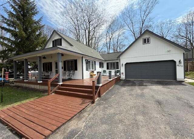Property at 402 Sheffield Dr, Roscommon, MI 48653, 2 beds, 1.5 baths