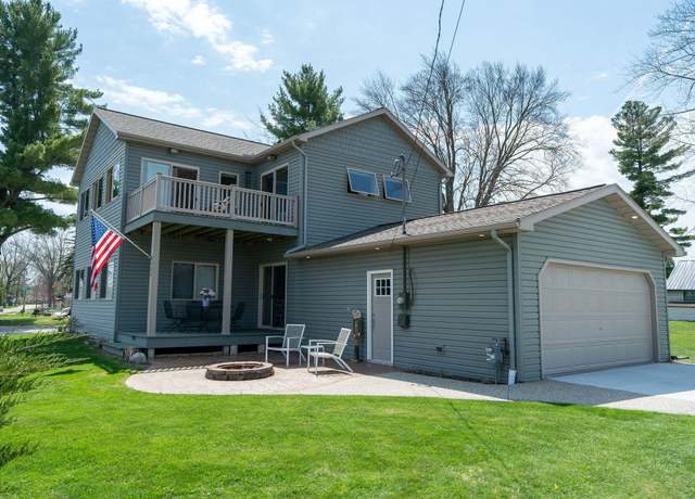Property at 607 Shoreline Dr, Houghton Lake, MI 48629, 5 beds, 2 baths