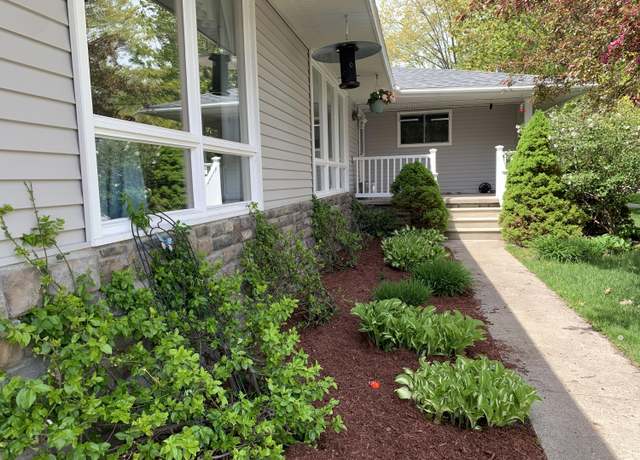 Property at 2290 Woodview Dr, Alpena, MI 49707, 3 beds, 2.5 baths