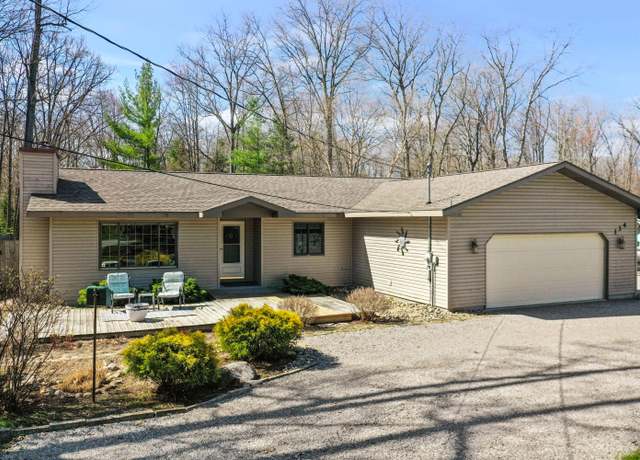 Property at 134 Heritage Way, Roscommon, MI 48653, 3 beds, 2 baths