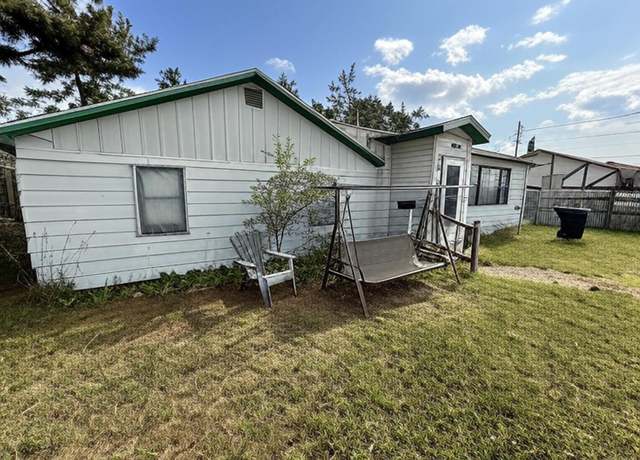 Property at 205 W 5th St, Gaylord, MI 49735, 3 beds, 1 bath