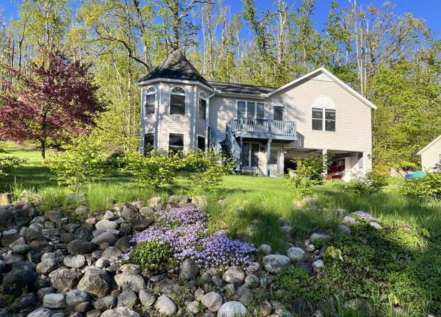 Property at 25 Michaywe Dr, Gaylord, MI 49735, 4 beds, 3 baths