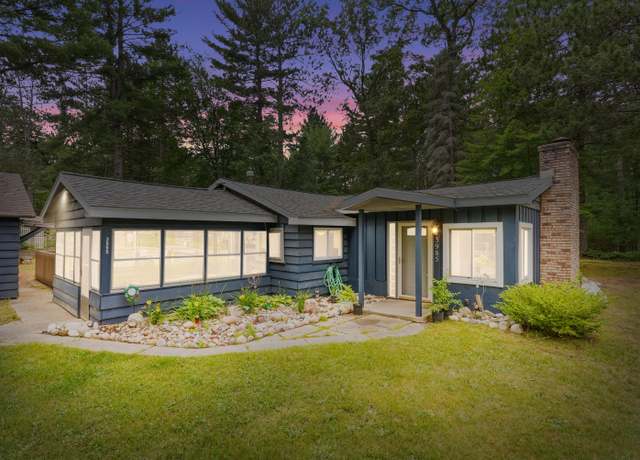Property at 3985 E Higgins Lake Dr, Roscommon, MI 48653, 2 beds, 1 bath