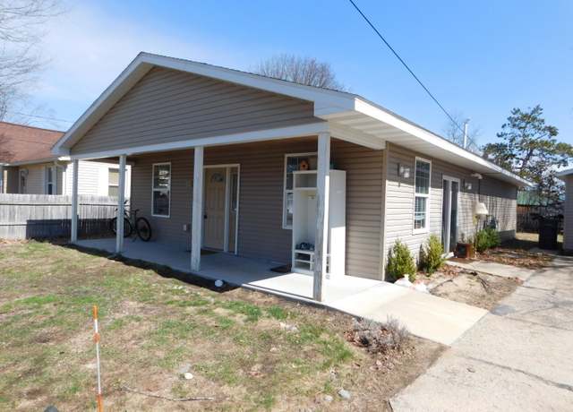 Property at 702 Elm St, Grayling, MI 49738, 3 beds, 1 bath