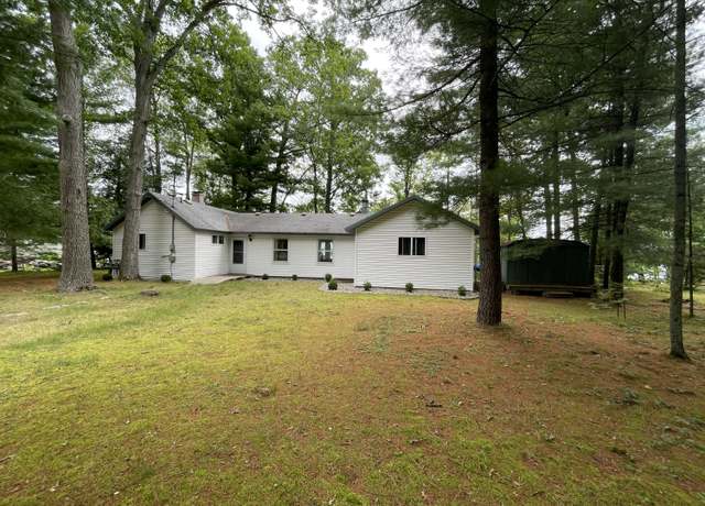 Property at 9062 W Higgins Lake Dr, Roscommon, MI 48653, 2 beds, 1 bath