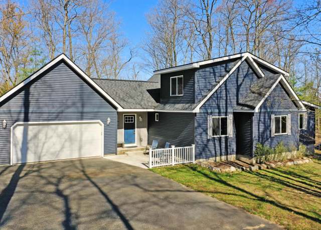 Property at 343 Crystal Ln, Roscommon, MI 48653, 6 beds, 3 baths