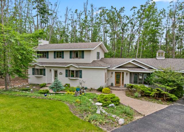 Property at 982 Shaggy Bark Ct, Gaylord, MI 49735, 3 beds, 3.5 baths