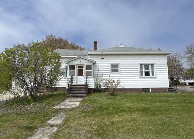 Property at 400 Tawas St, Alpena, MI 49707, 3 beds, 2 baths