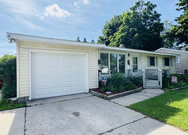 Property at 326 N Addison St, Alpena, MI 49707, 3 beds, 1 bath