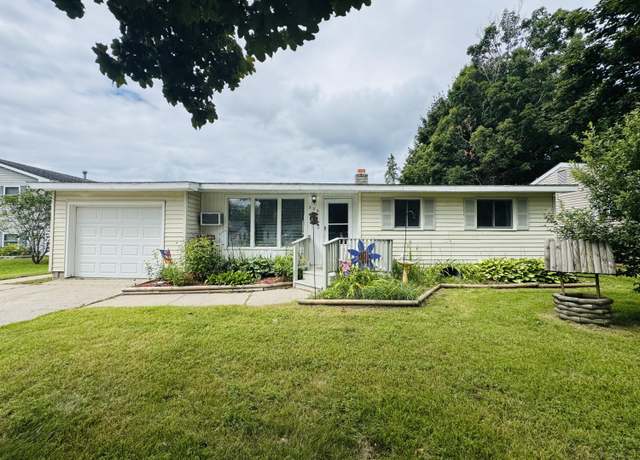 Property at 326 N Addison St, Alpena, MI 49707, 3 beds, 1 bath