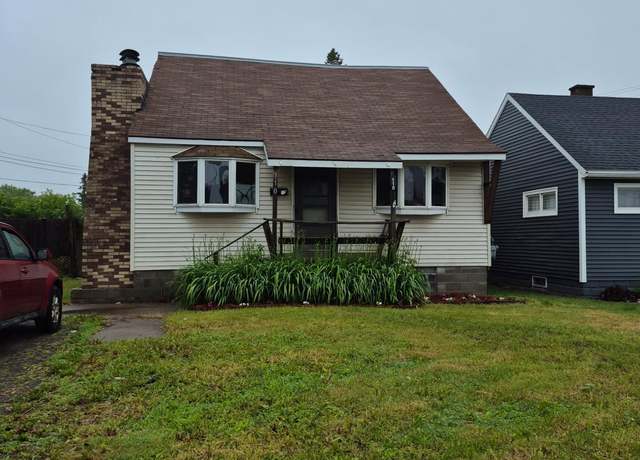 Property at 110 W 12th Ave, Sault Ste Marie, MI 49783, 2 beds, 1.5 baths