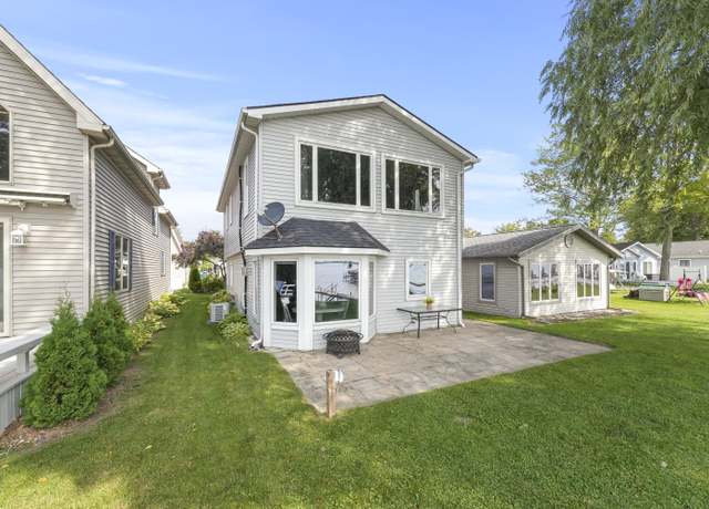 Property at 12551 E Houghton Lake Dr, Houghton Lake, MI 48629, 3 beds, 2 baths