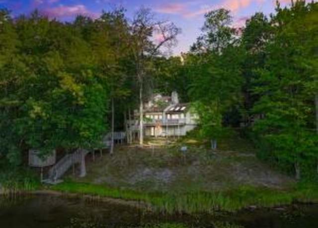 Property at 1785 Springwood Dr, Harrison, MI 48625, 3 beds, 2.5 baths