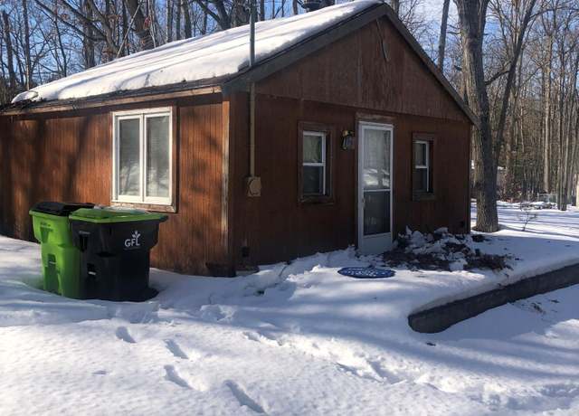Property at 600 Saint Lawrence Ave, Roscommon, MI 48653, 2 beds, 0.5 baths