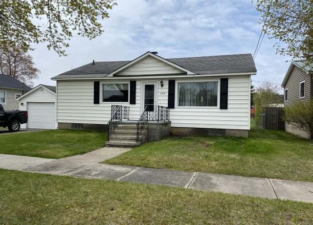 Property at 204 Charlotte St, Alpena, MI 49707, 2 beds, 1.5 baths