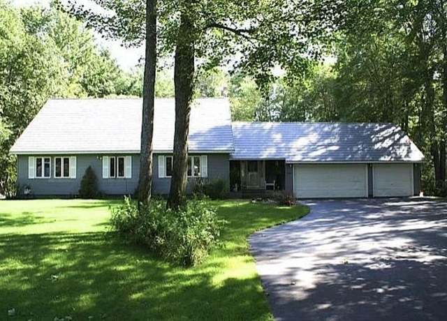 Property at 935 Robinhood Ln, Grayling, MI 49738, 3 beds, 2 baths