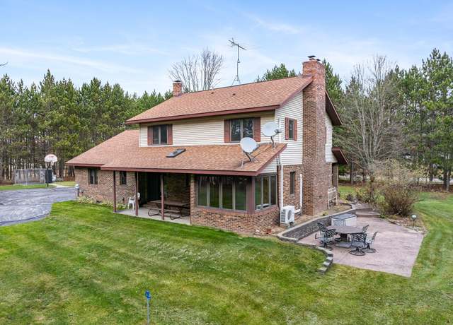 Property at 9869 Oakwood Dr, Roscommon, MI 48653, 4 beds, 2.5 baths