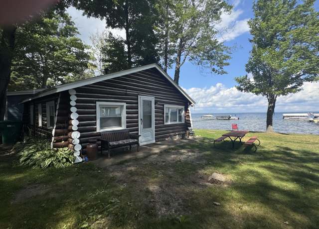 Property at 4048 W Houghton Lake Dr, Houghton Lake, MI 48629, 2 beds, 1 bath