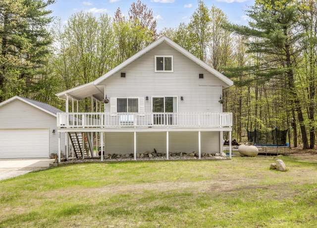 Property at 120 Seminole Trl, Roscommon, MI 48653, 4 beds, 2 baths