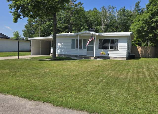 Property at 506 S North St, Alpena, MI 49707, 2 beds, 1 bath