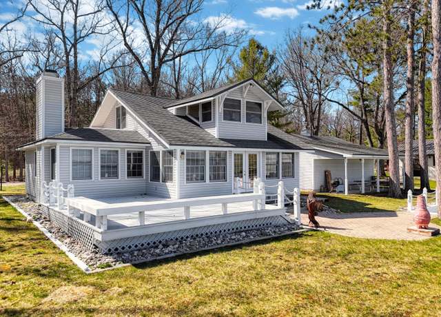 Property at 8530 W Higgins Lake Dr, Roscommon, MI 48653, 3 beds, 1 bath