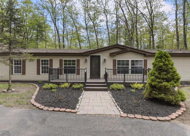 Property at 1505 Shawnee Dr, Indian River, MI 49749, 4 beds, 2 baths