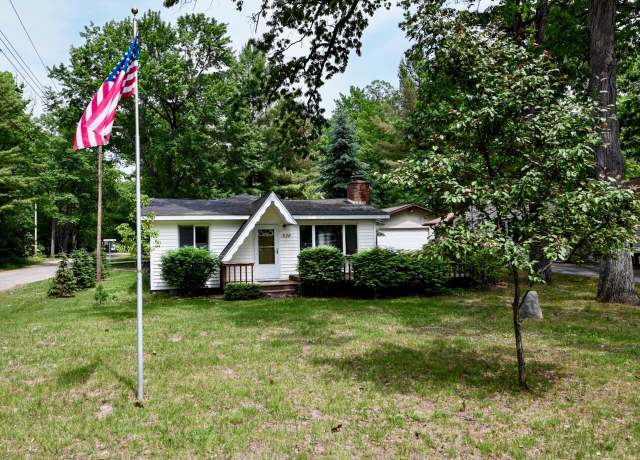 Property at 638 Old Trail Dr, Houghton Lake, MI 48629, 3 beds, 1.5 baths