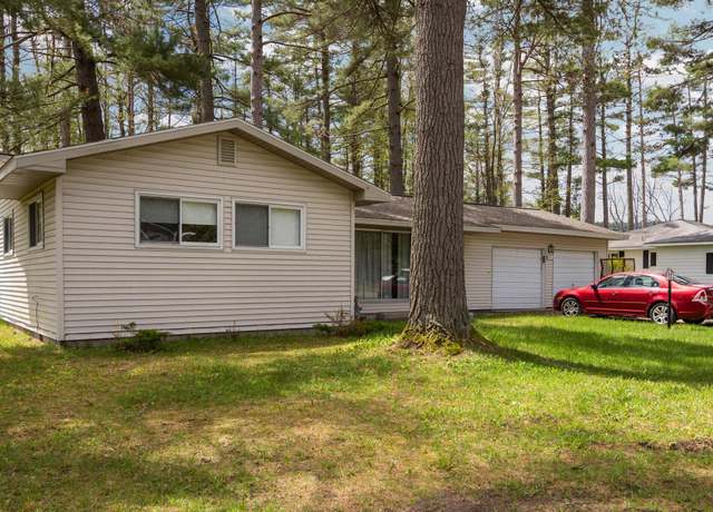 Property at 1061 Patrick Dr, Gaylord, MI 49735, 3 beds, 1 bath