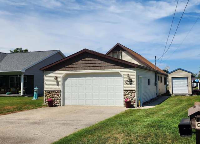 Property at 458 Ottawa Ln, Prudenville, MI 48651, 2 beds, 1.5 baths