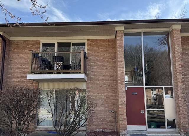 Property at 1233 Island Dr, Ann Arbor, MI 48105, 2 beds, 1 bath