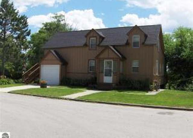 Property at 201 W Dwight Ave, Oscoda, MI 48750, 5 beds, 4 baths