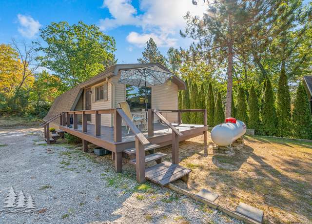 Property at 6122 Beach Rd, Johannesburg, MI 49751, 2 beds, 1 bath