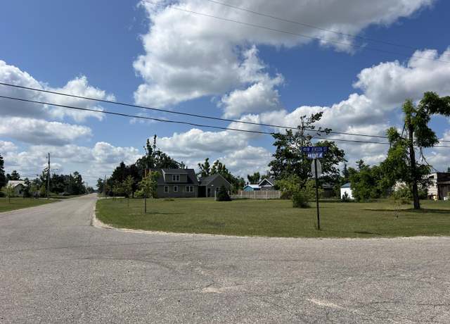 Property at 415 N Illinois Ave, Gaylord, MI 49735