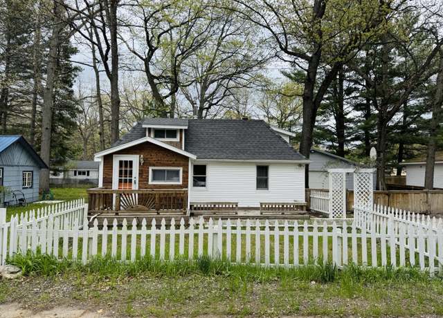 Property at 605 Cedar Ave, Houghton Lake, MI 48629, 2 beds, 1 bath