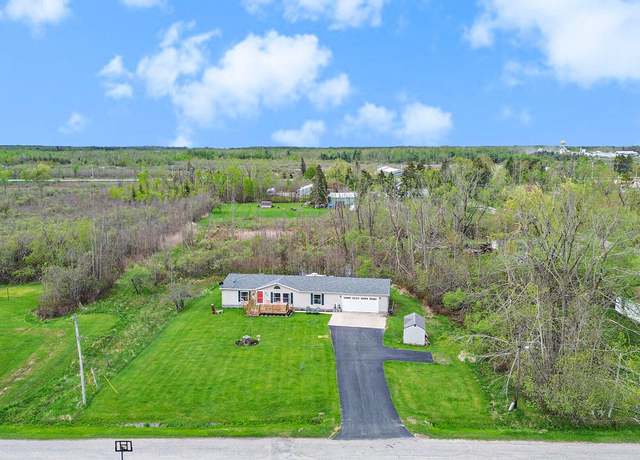 Property at 398 Vale St, Cheboygan, MI 49721, 3 beds, 2 baths