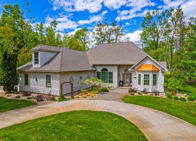 Property at 224 Invitational Dr, Gaylord, MI 49735, 3 beds, 2.5 baths