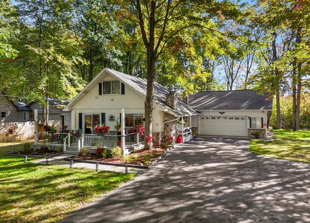 Property at 116 Seneca Trl, Prudenville, MI 48651, 4 beds, 3 baths