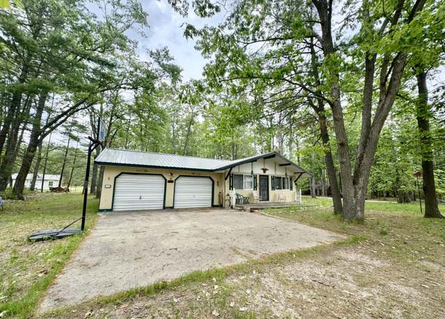 Property at 1570 E College Dr, Lewiston, MI 49756, 3 beds, 1.5 baths