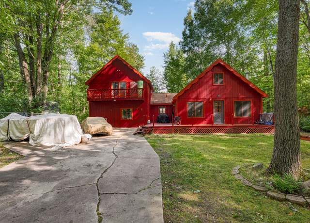 Property at 330 Ivy Dr, Roscommon, MI 48653, 4 beds, 2 baths