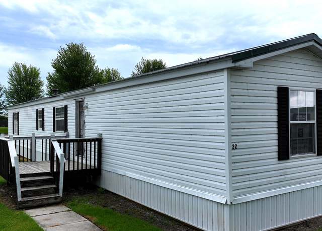 Property at 32 Chelsey Ln, Cheboygan, MI 49721, 3 beds, 2 baths