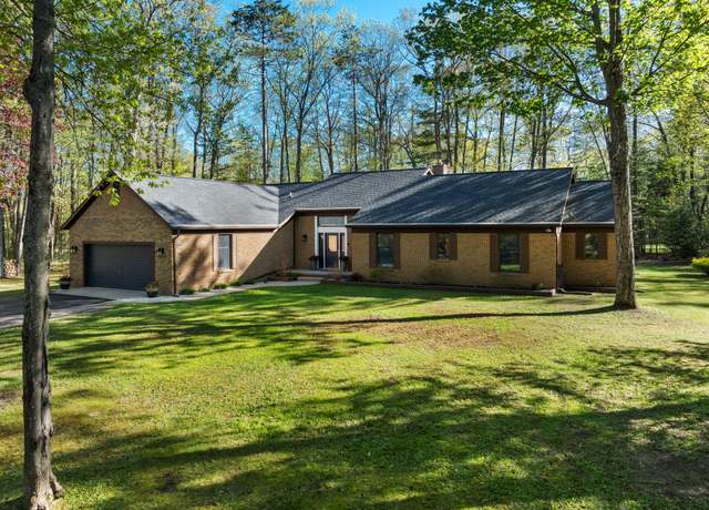 Property at 6211 Link Blvd, Indian River, MI 49749, 3 beds, 3 baths