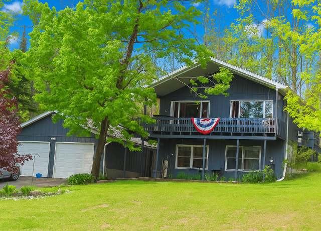 Property at 10176 Lakeview Dr, Atlanta, MI 49709, 4 beds, 2 baths