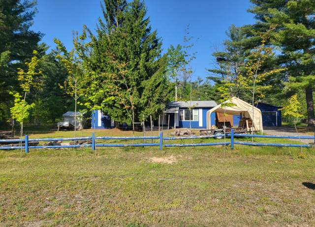 Property at 108 Woodleaf Dr, Grayling, MI 49738, 3 beds, 2 baths