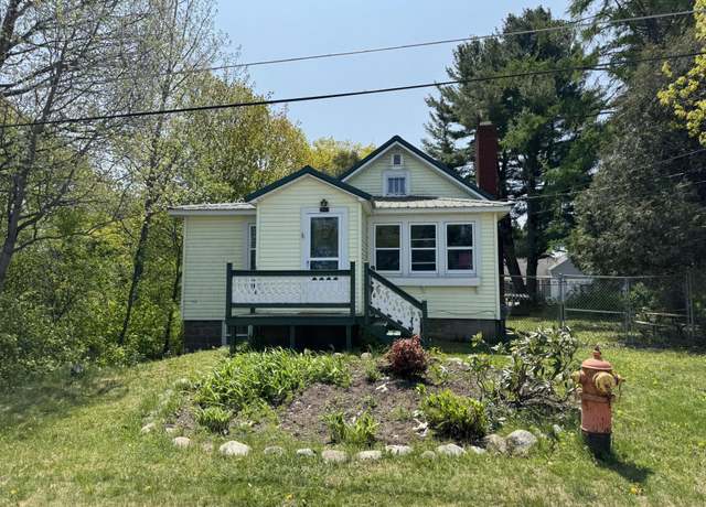 Property at 2111 W 3rd, Sault Ste Marie, MI 49783, 3 beds, 1 bath