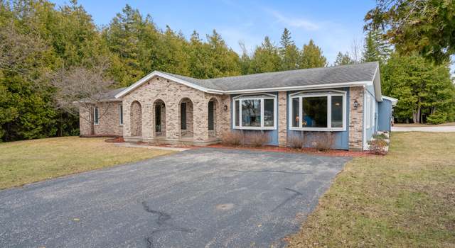 Photo of 198 W Spruce St, St. Ignace, MI 49781