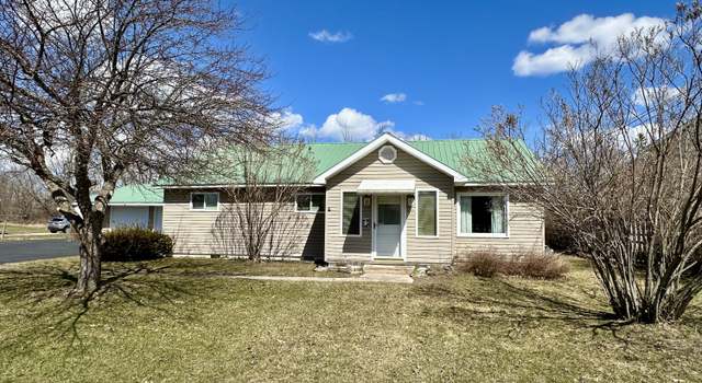 Photo of 916 W First St, Cheboygan, MI 49721