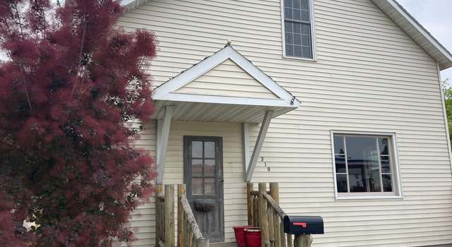 Photo of 310 E State St, Cheboygan, MI 49721